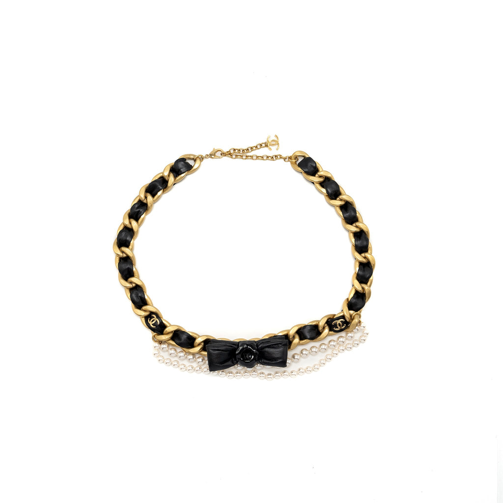 CHANEL BLACK BOW FANCY CHAIN/LEATHER BELT WITH PEARL/LEATHER GOLD TONE