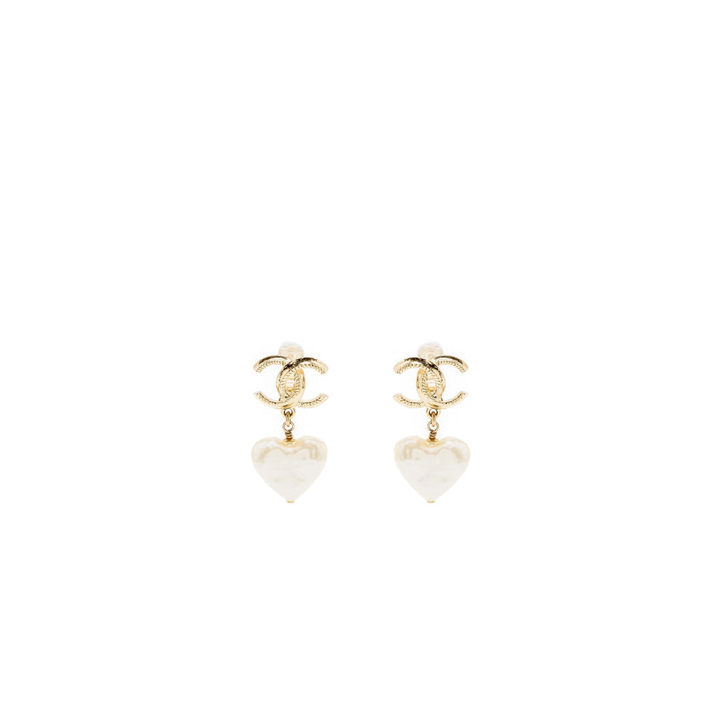 CHANEL CC LOGO HEART DROP EARCLIPS LIGHT GOLD TONE