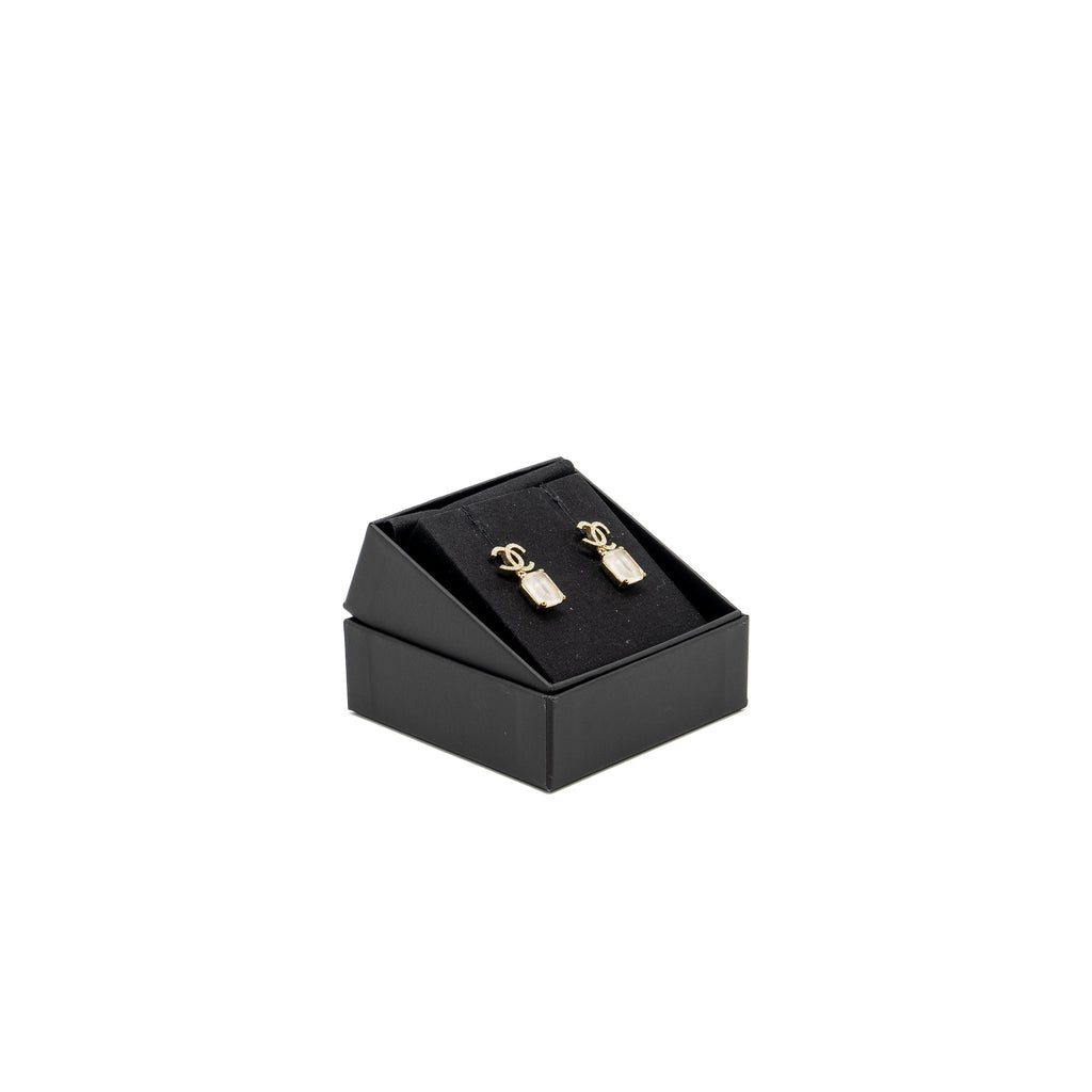 CHANEL CC LOGO SQUARE DROP EARRINGS WITH CRYSTAL LIGHT GOLD TONE