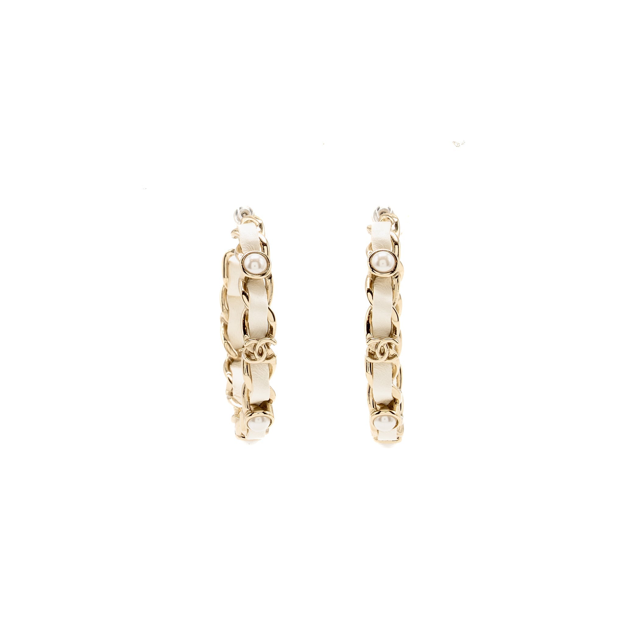 CHANEL CC LOGO PEARL LEATHER-WOVEN EARRINGS LIGHT GOLD TONE