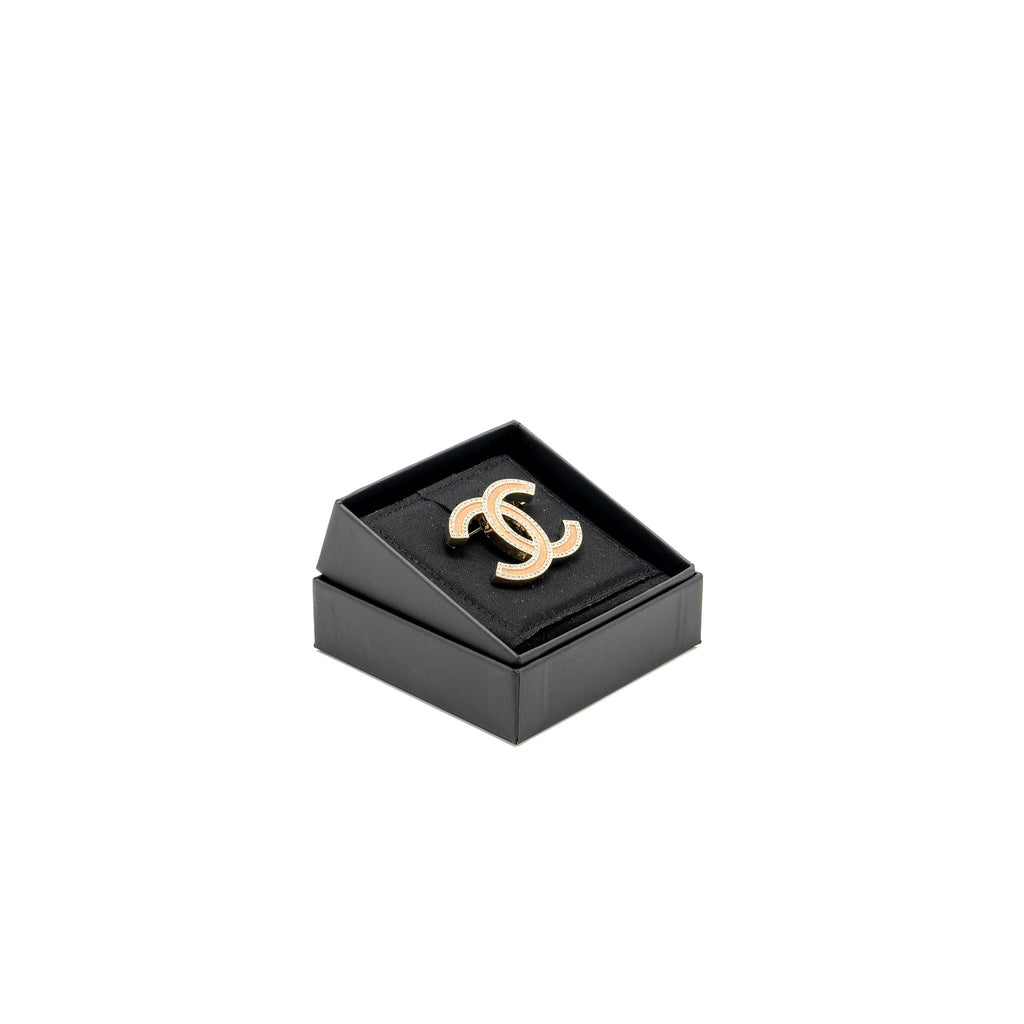 CHANEL 21S CC LOGO BROOCH CRYSTAL PINK GHW