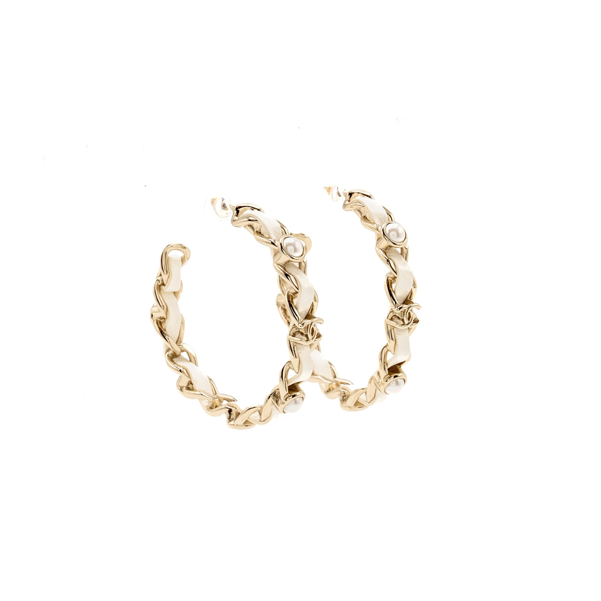 CHANEL CC LOGO PEARL LEATHER-WOVEN EARRINGS LIGHT GOLD TONE