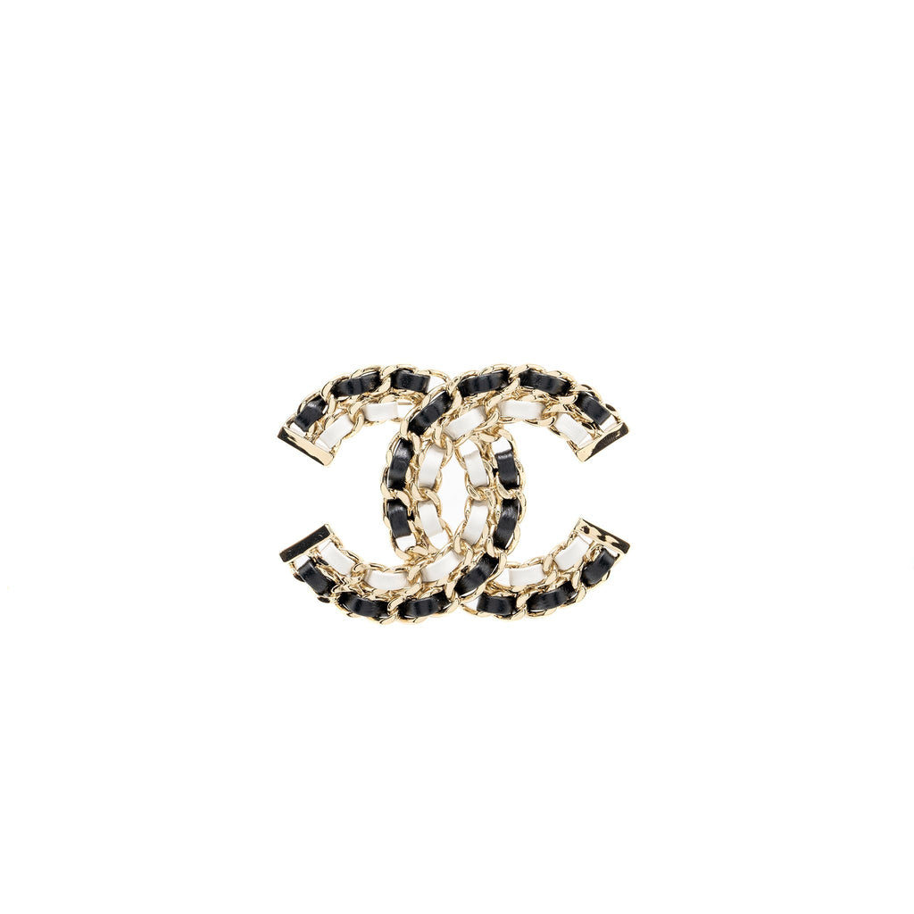 CHANEL CC LOGO DOUBLE LEATHER CHAIN BROOCH BLACK/WHITE MULTICOLOUR TONE