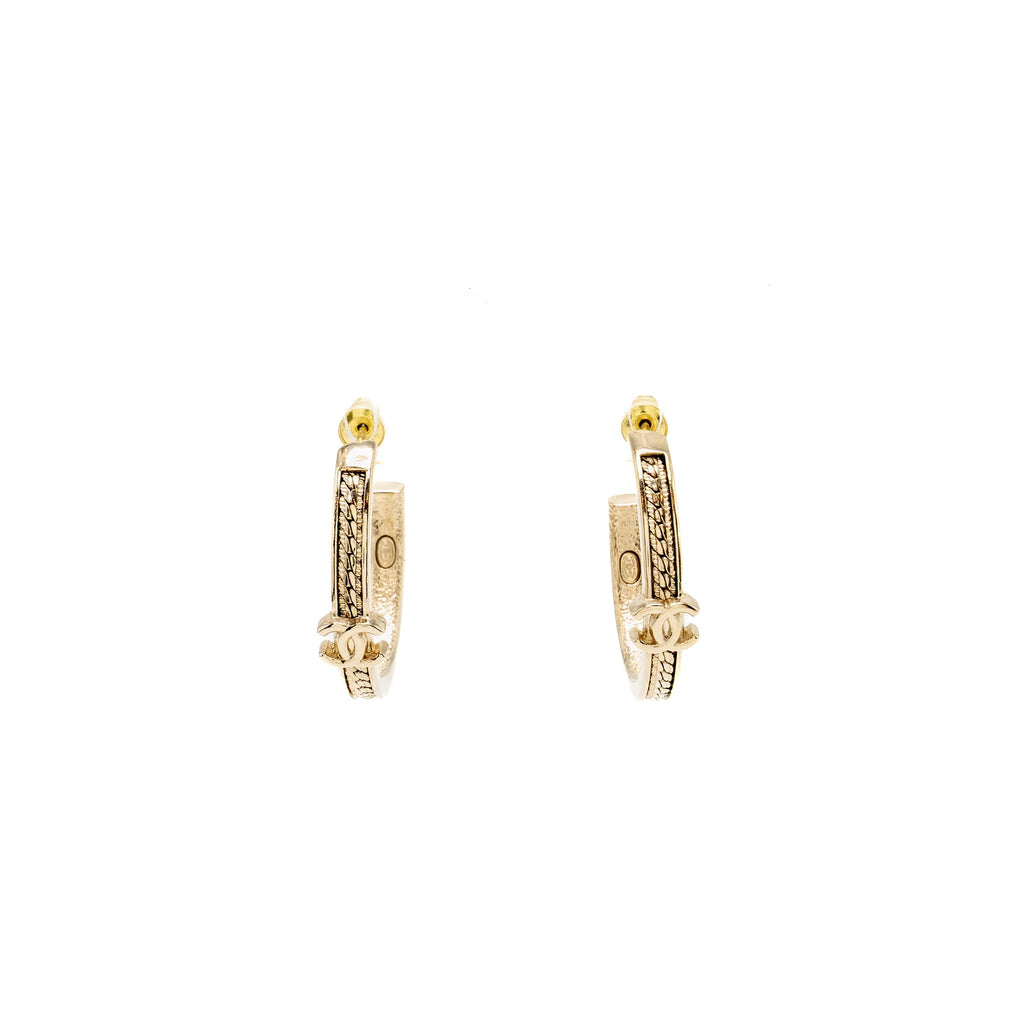 CHANEL CC HOOP EARRINGS LIGHT GOLD TONE