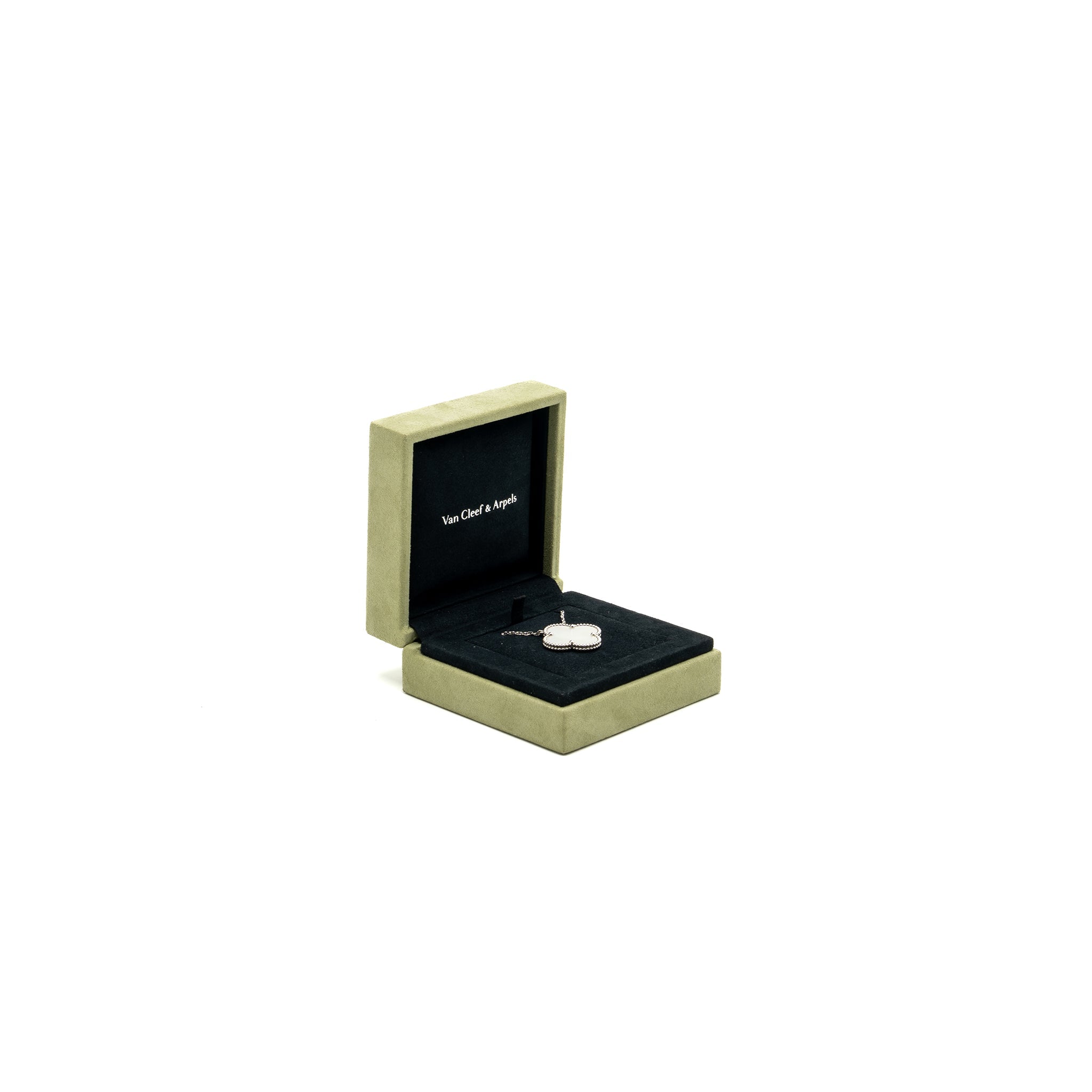 VAN CLEEF AND ARPELS MAGIC ALHAMBRA PENDANT 18K WHITE GOLD / MOTHER OF PEARL