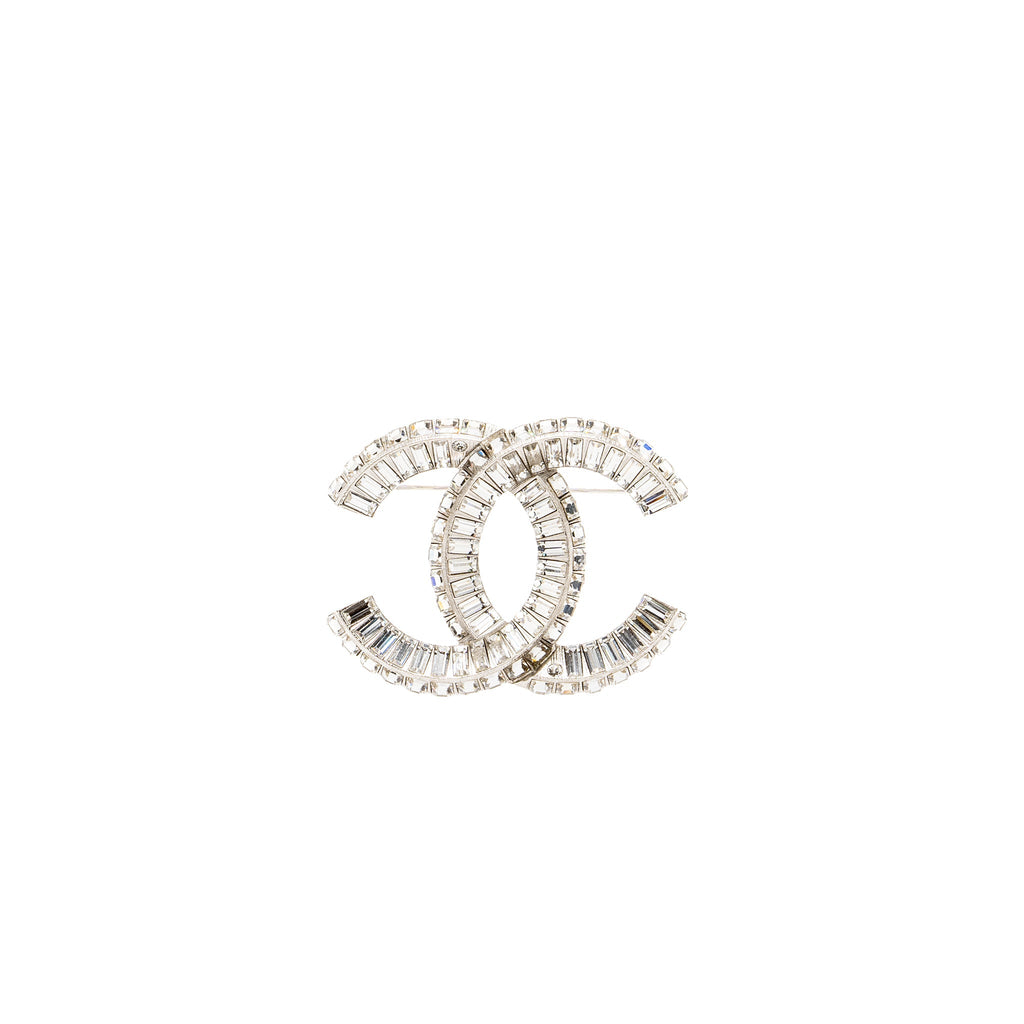 CHANEL CC LOGO CRYSTAL BROOCH SILVER TONE
