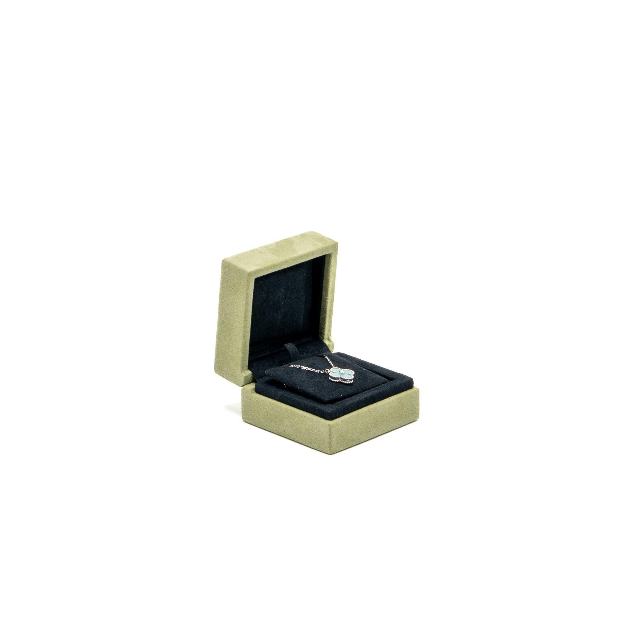 VAN CLEEF & ARPELS 2022 HOLIDAY LIMITED VINTAGE ALHAMBRA PENDANT