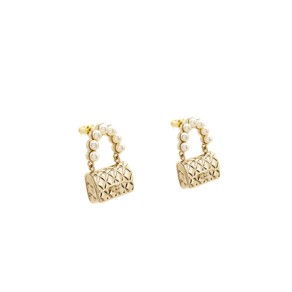 CHANEL FLAP BAG DROPPED EARRINGS WITH PEARL LIGHT GOLD TONE