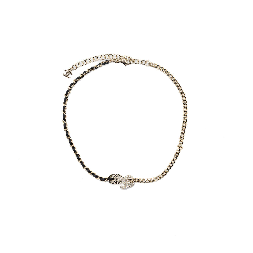 CHANEL 23A DOUBLE CC LOGO CHOCKER CRYSTAL/LEATHER CHAIN LIGHT GOLD TONE