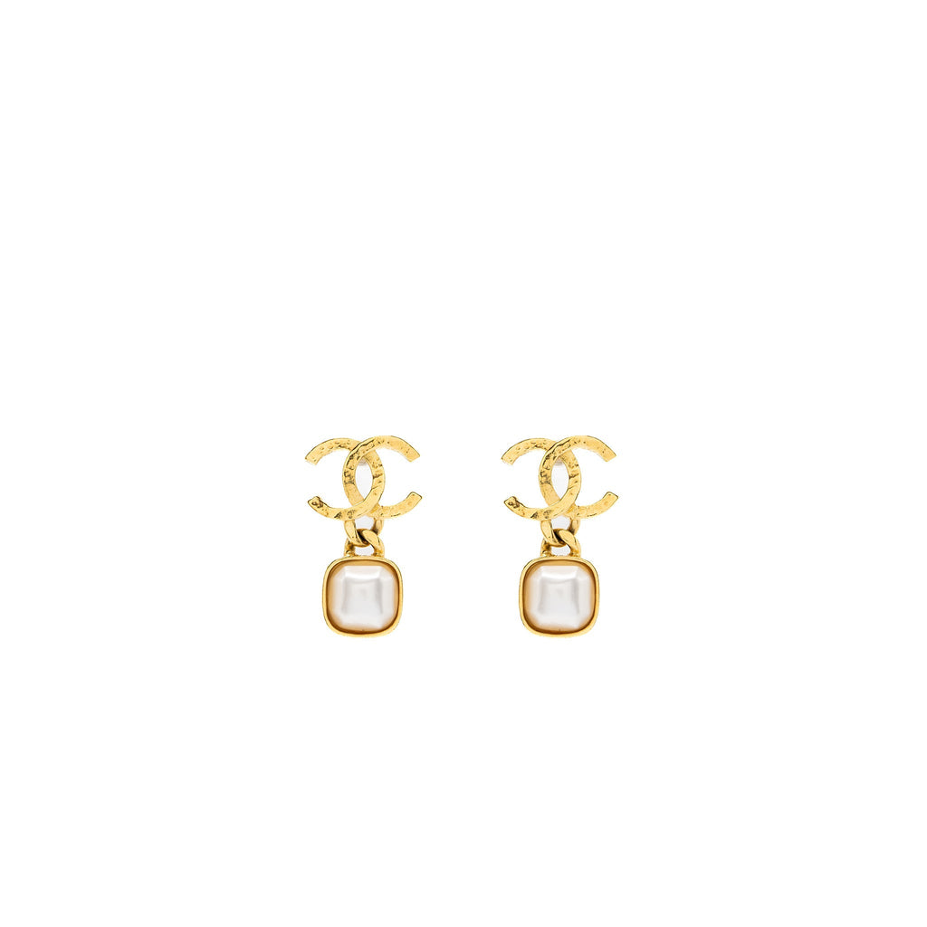 CHANEL CC LOGO SQUARE PEARL DROP EARRINGS GOLD TONE