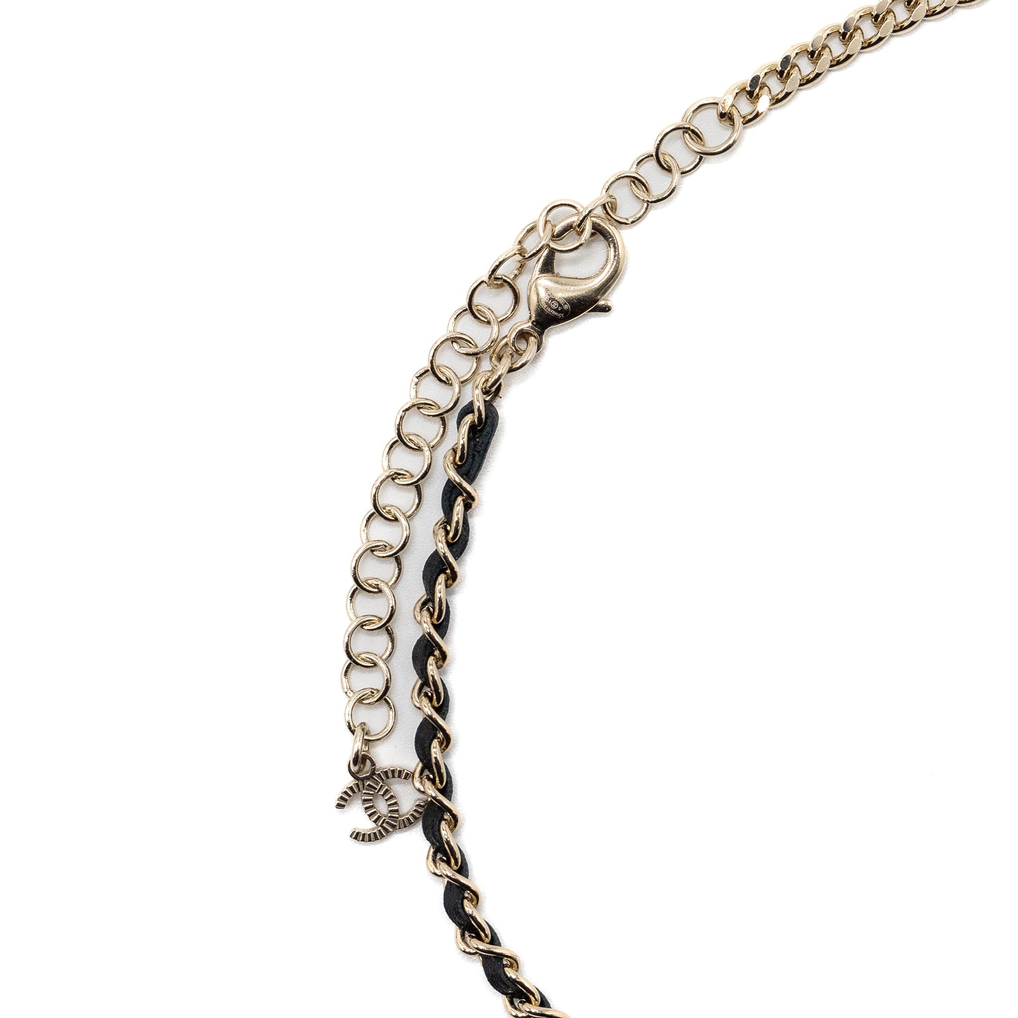 CHANEL 23A DOUBLE CC LOGO CHOCKER CRYSTAL/LEATHER CHAIN LIGHT GOLD TONE