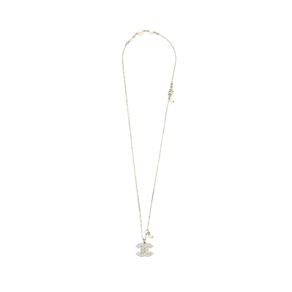 CHANEL CC LOGO NECKLACE WITH PEARLS SILVER TONE