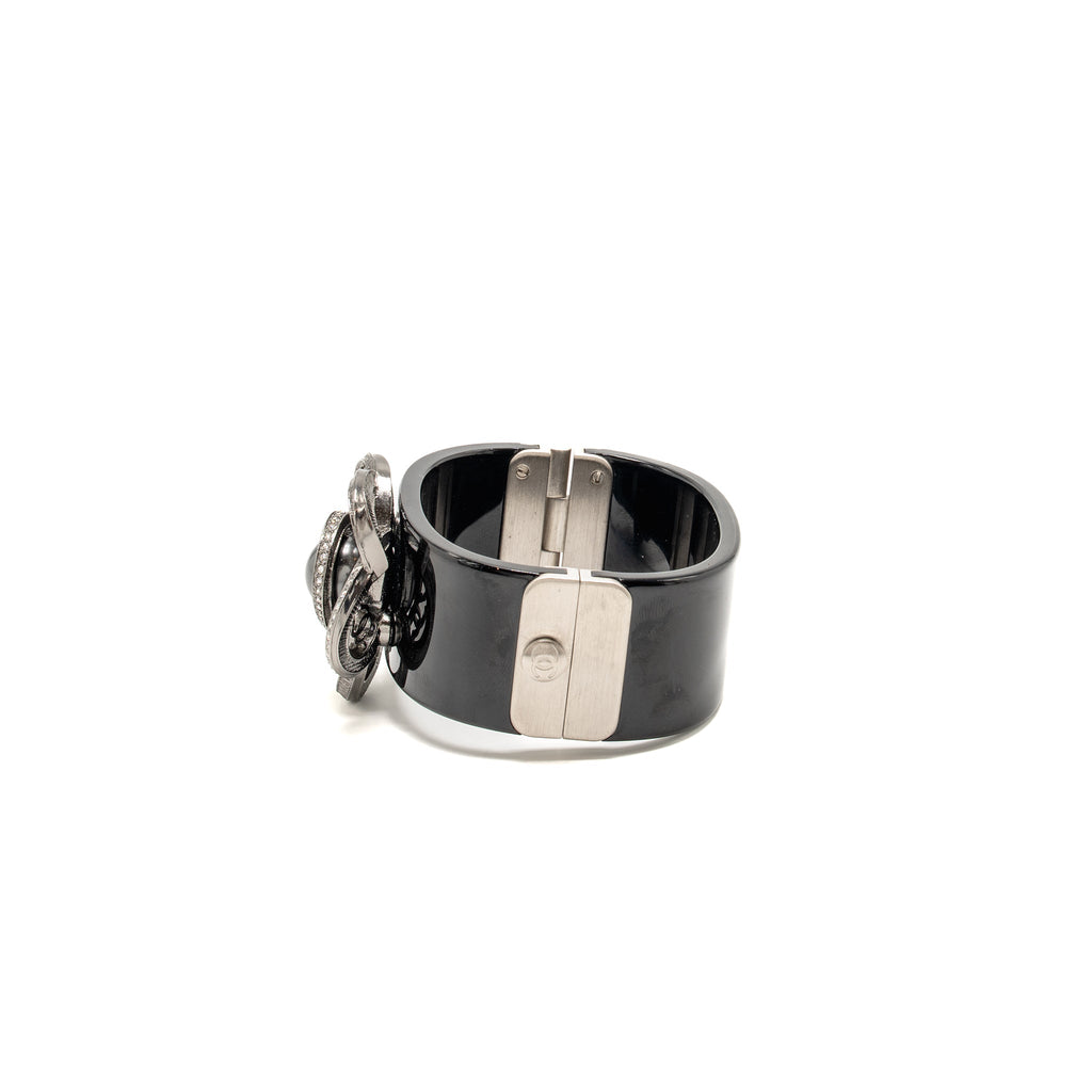 CHANEL CAMELLIA WIDE CUFF BRACELET PEARL/CRYSTAL/RESIN BLACK SILVER TONE