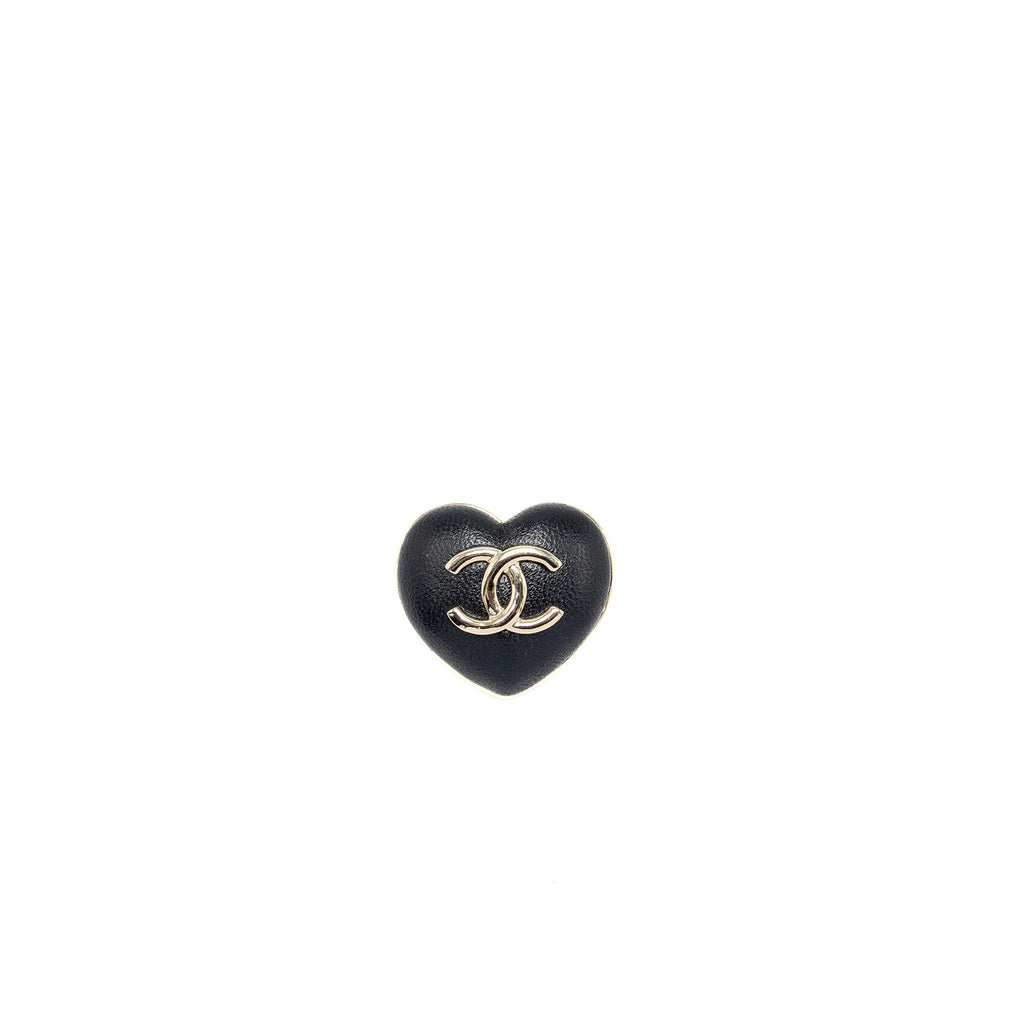 CHANEL 22K HEART SHAPE CC LOGO BROOCH LAMBSKIN LGHW
