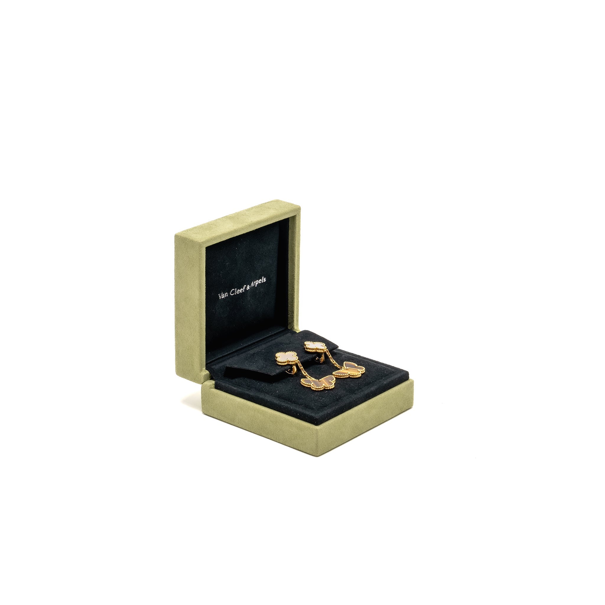 VAN CLEEF & ARPELS LUCKY ALHAMBRA 2-MOTIF EAR CLIPS YELLOW GOLD, WHITE MOTHER OF PEARL, TIGER’S EYE