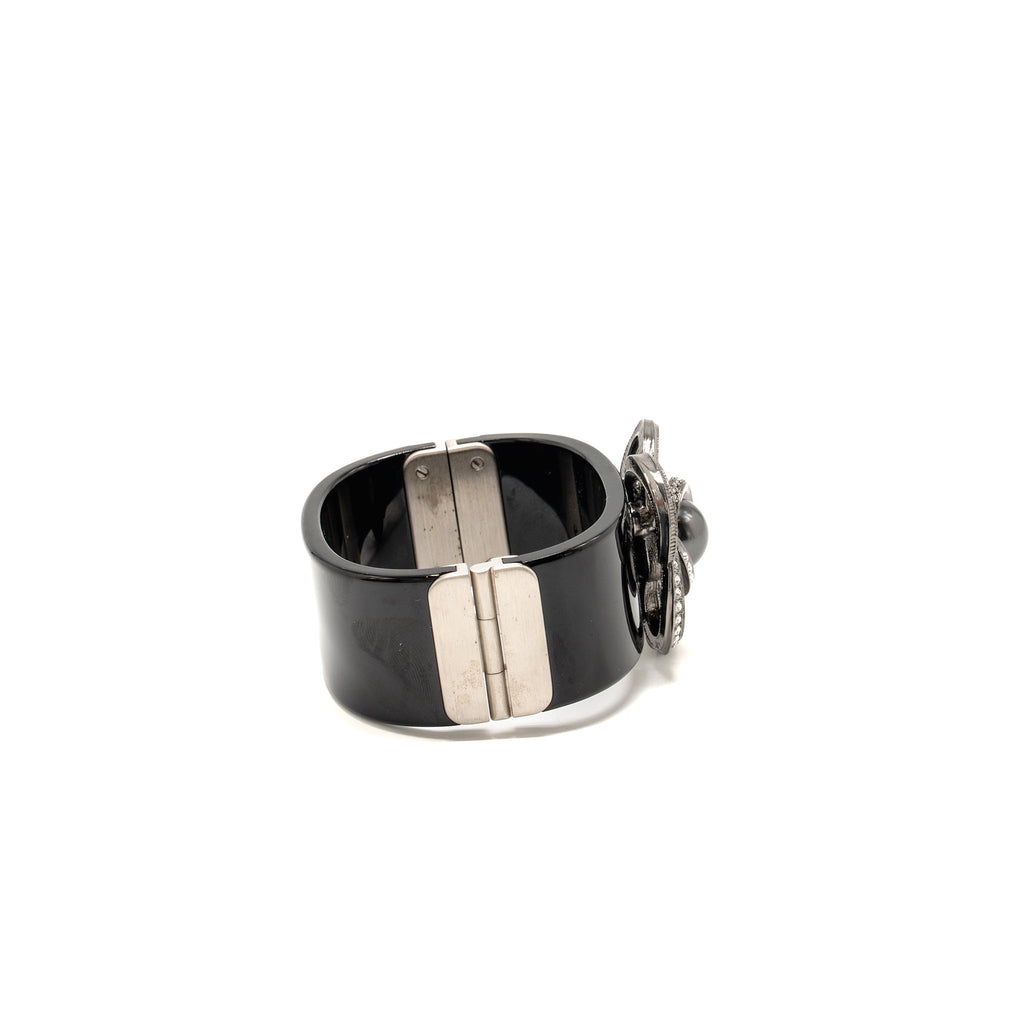 CHANEL CAMELLIA WIDE CUFF BRACELET PEARL/CRYSTAL/RESIN BLACK SILVER TONE