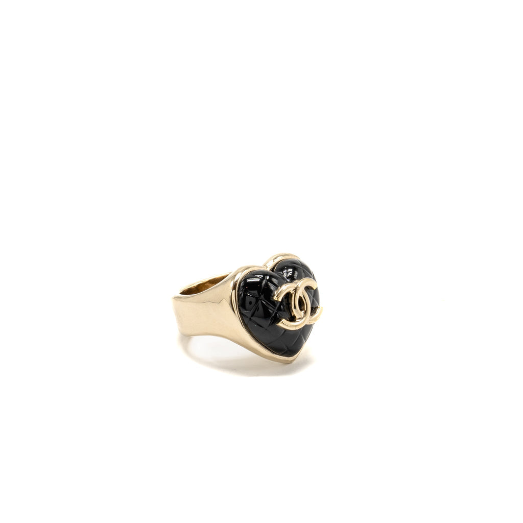 CHANEL 22K CC HEART RING BLACK LIGHT GOLD TONE
