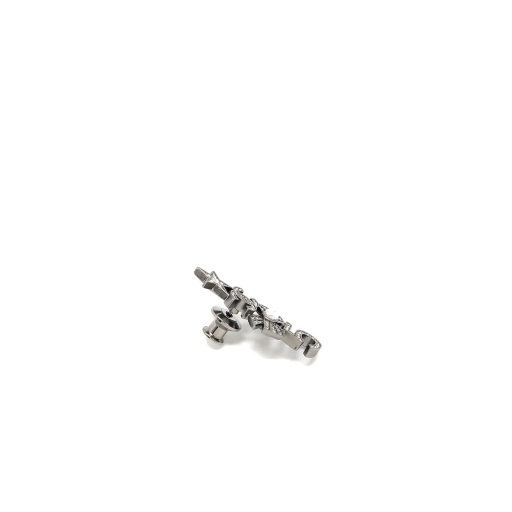 CHANEL STAR / 5 / RIBBON BROOCH WITH CRYSTAL SILVER TONE