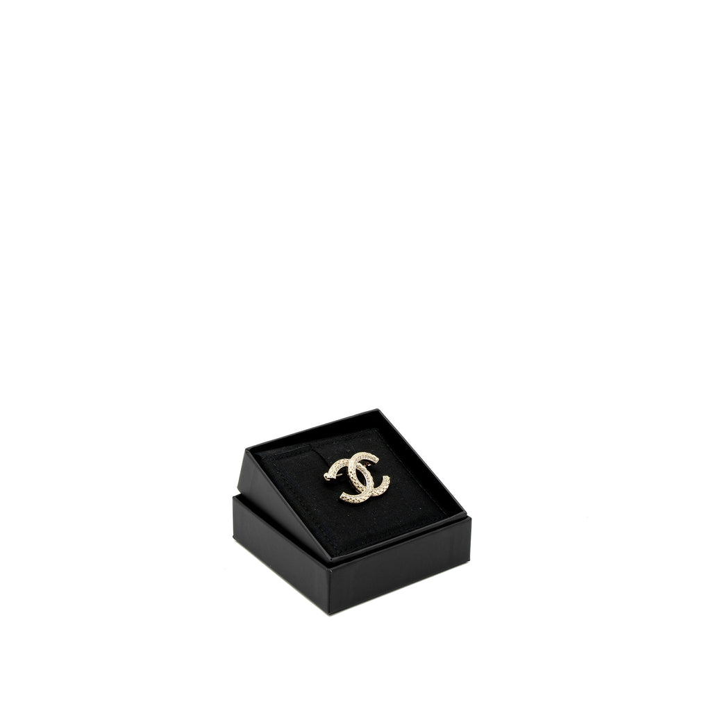 CHANEL CC LOGO BROOCH CRYSTAL LIGHT GOLD TONE