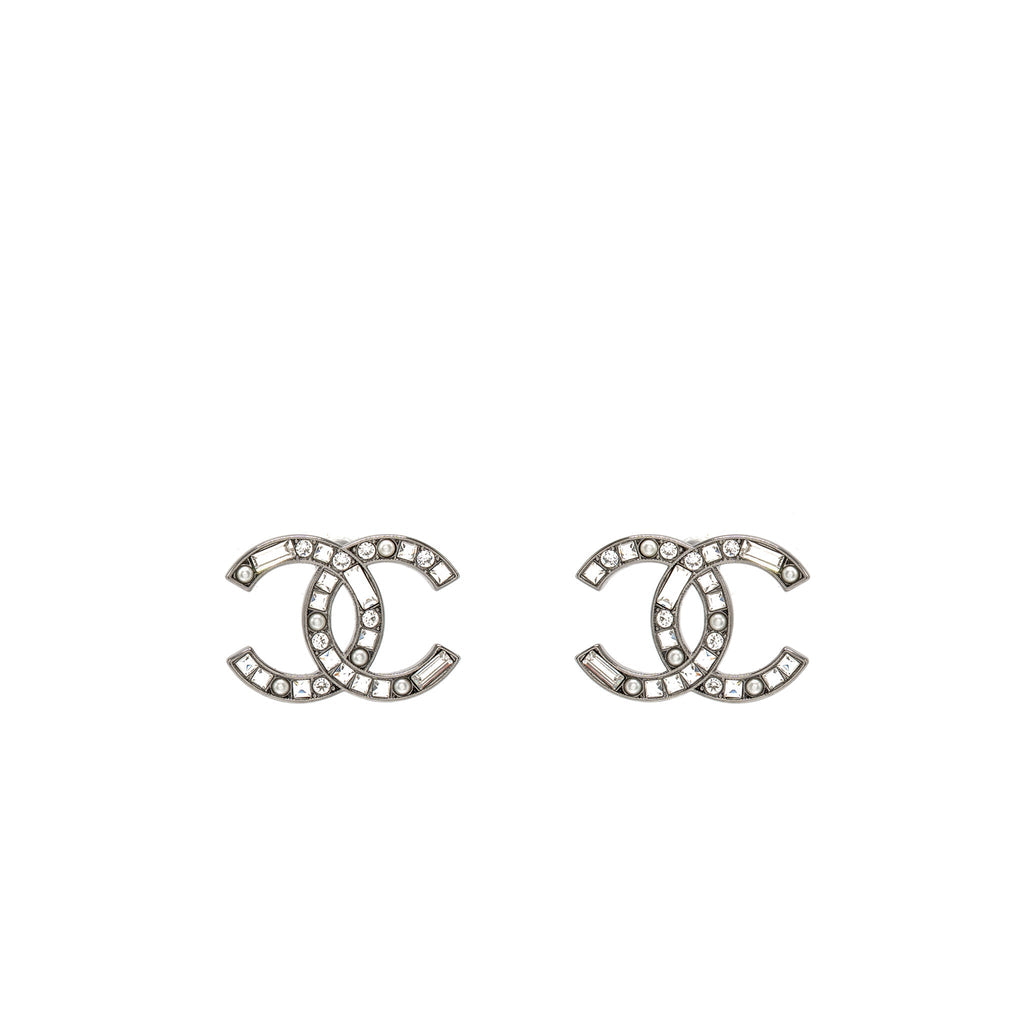 CHANEL CC EARRINGS CRYSTAL/PEARL SILVER TONE