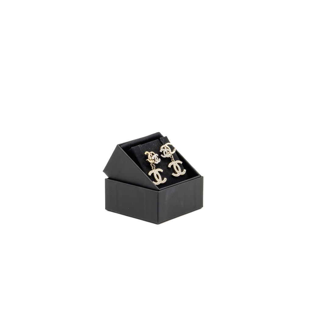 CHANEL TRIPLE CC LOGO EARRINGS LIGHT GOLD TONE