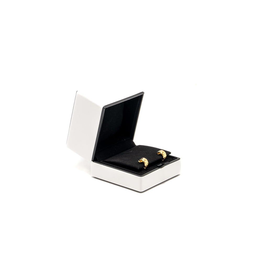 CHANEL COCO CRUSH EARRINGS QUILTED MOTIF, 18K YELLOW GOLD