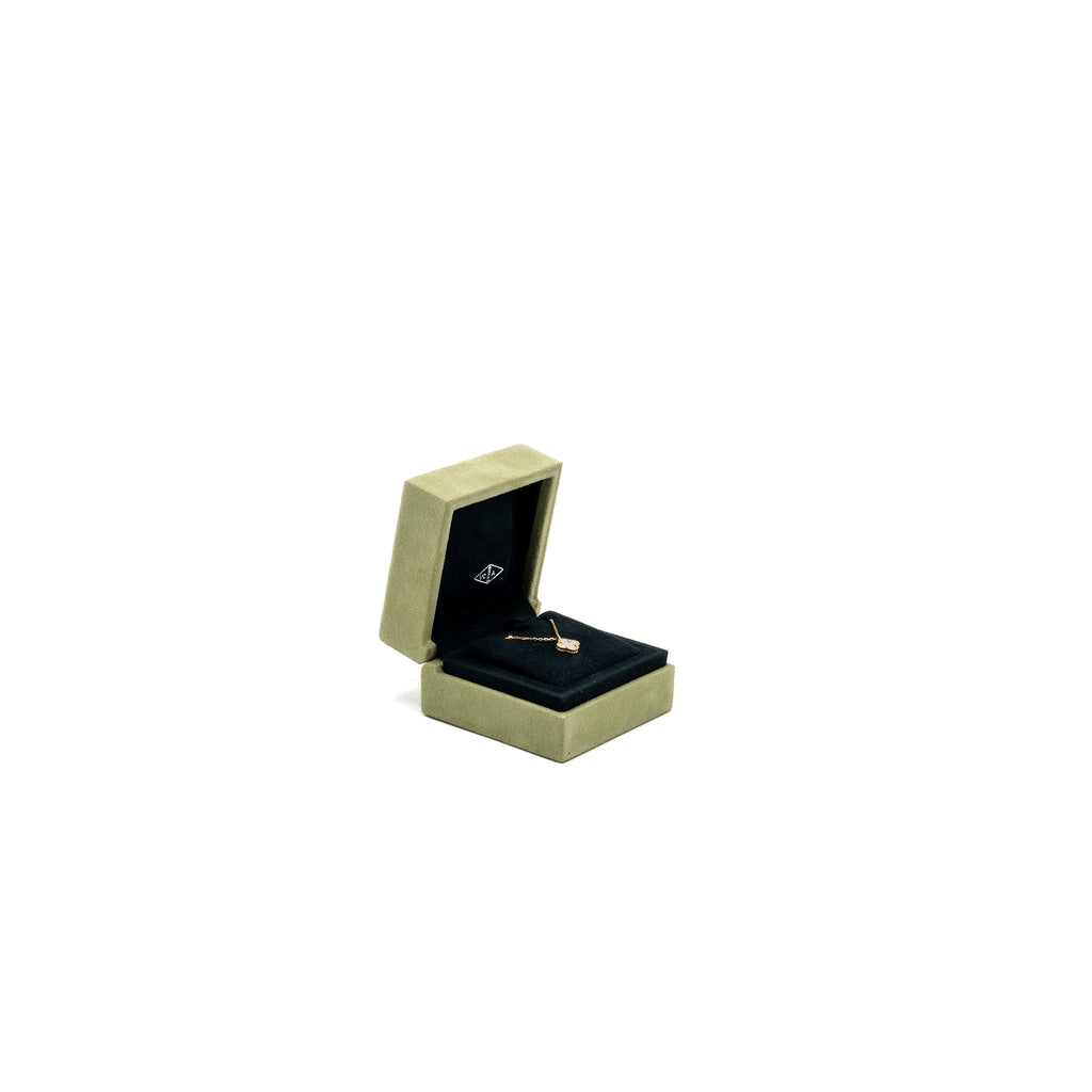 VAN CLEEF & ARPELS SWEET ALHAMBRA PENDANT WHITE MOTHER OF PEARL 18K YELLOW GOLD