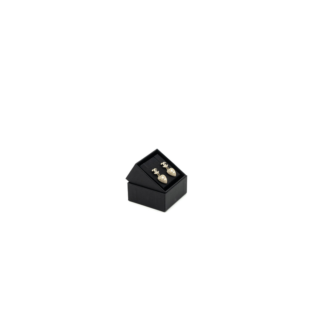 CHANEL HEART DROPPED CC LOGO EARRING CRYSTAL LIGHT GOLD TONE