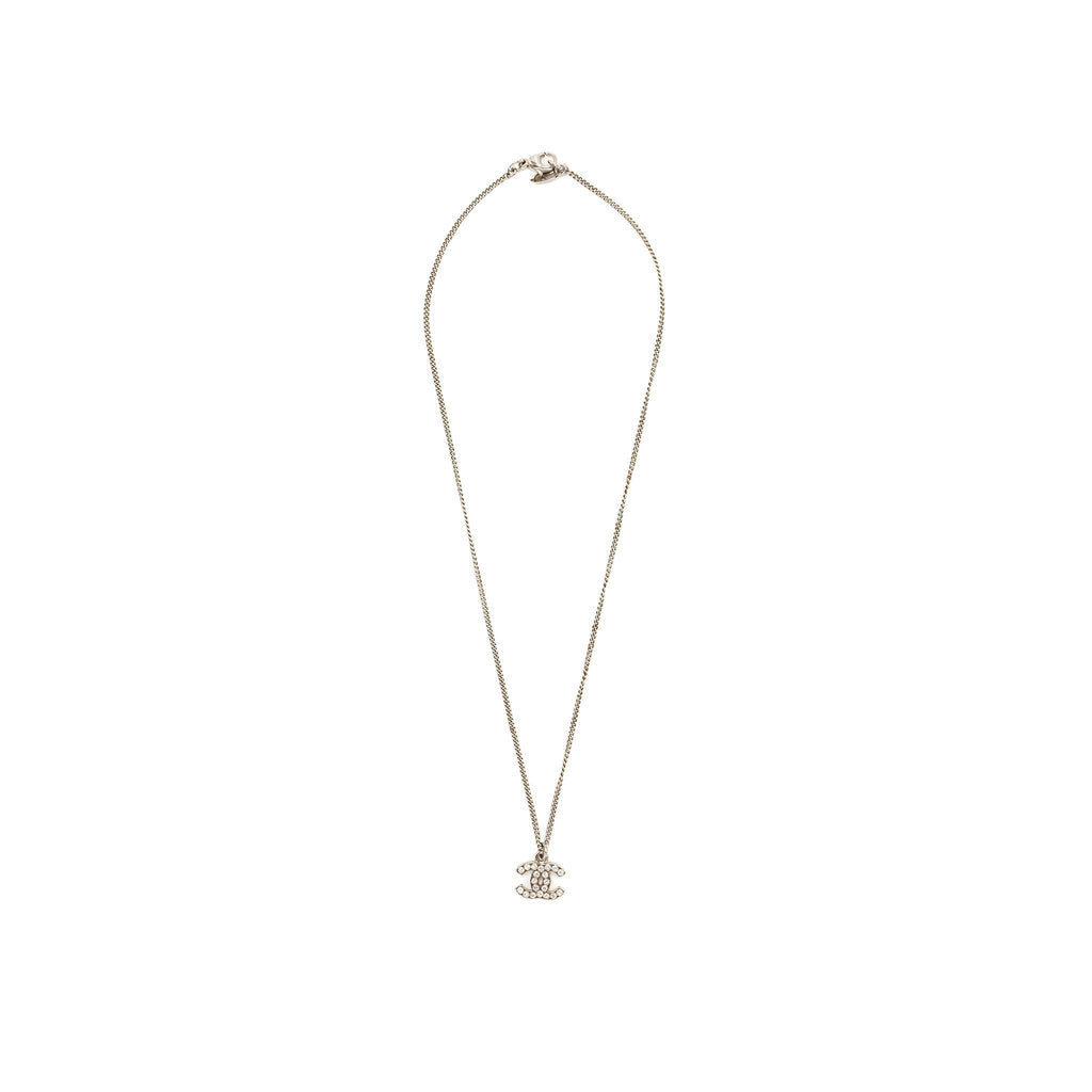 CHANEL SMALL MODEL CC LOGO CRYSTAL NECKLACE SILVER TONE