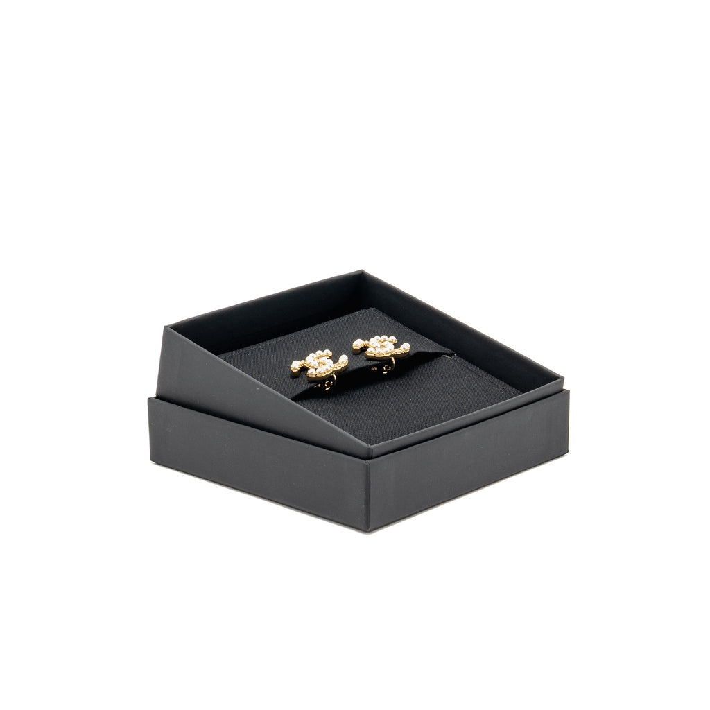 CHANEL PEARL&CRYSTAL CC LOGO EAR CLIPS GOLD TONE