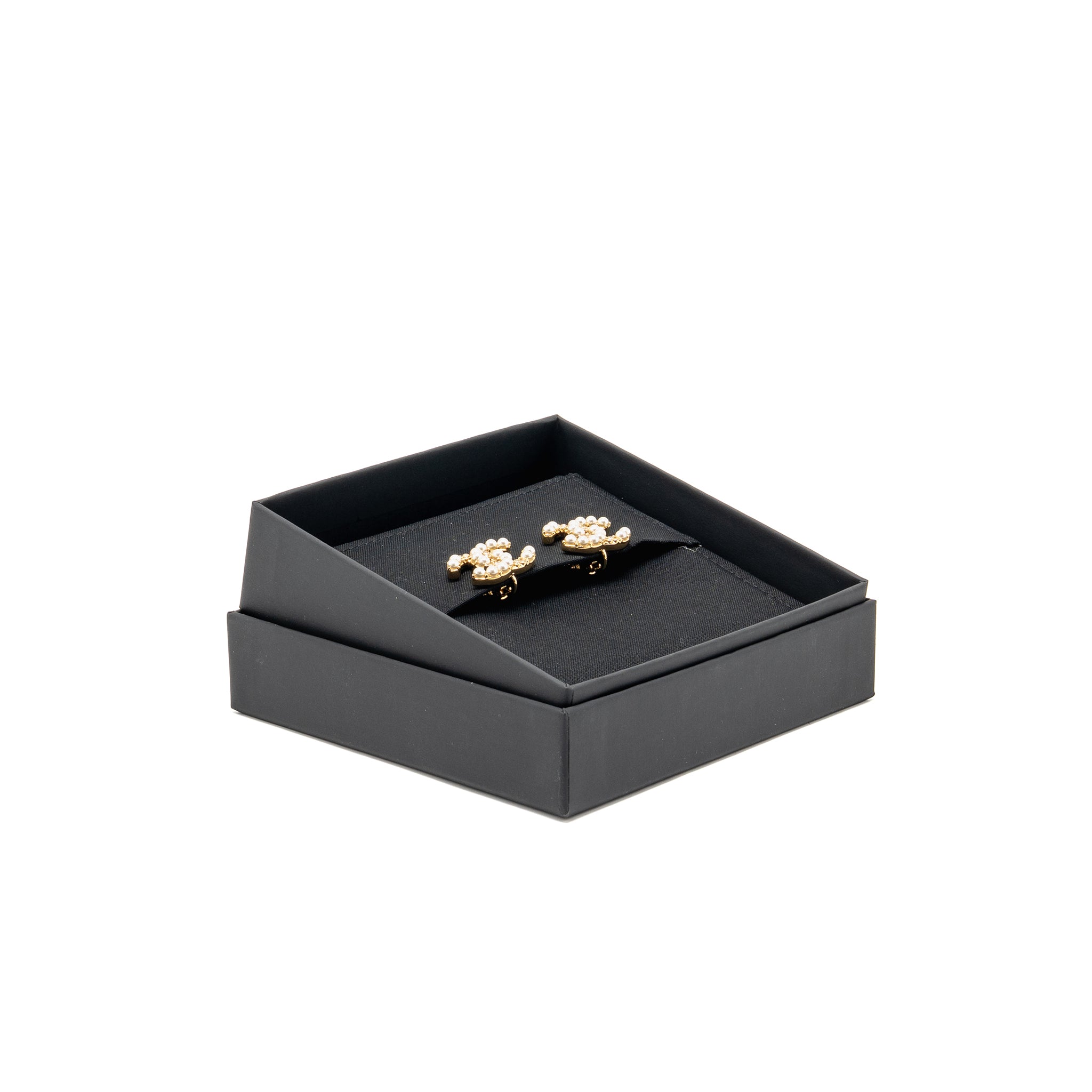 CHANEL PEARL&CRYSTAL CC LOGO EAR CLIPS GOLD TONE