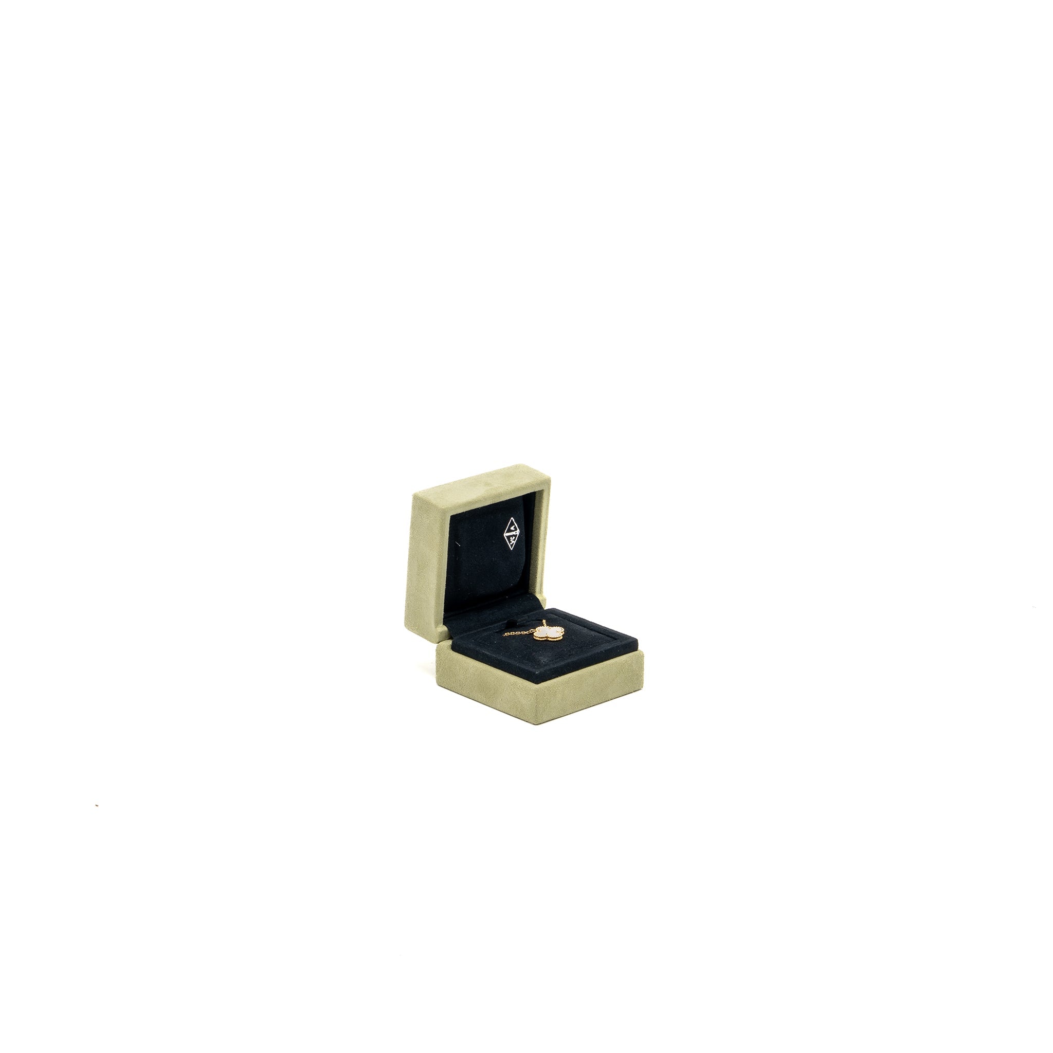 VAN CLEEF AND ARPELS VINTAGE ALHAMBRA PENDANT 18K YELLOW GOLD / MOTHER OF PEARL