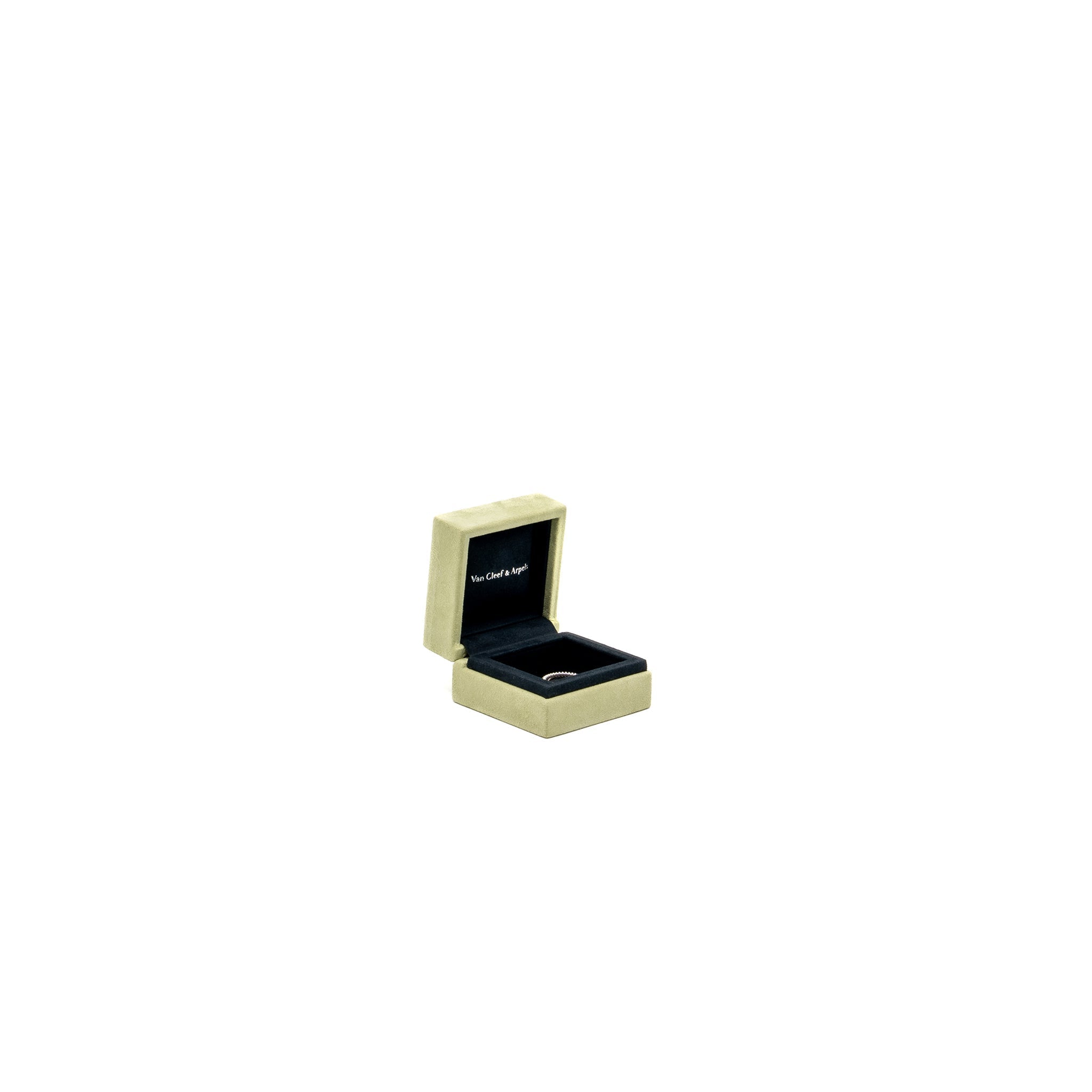 VAN CLEEF AND ARPELS PERLEE SIGNATURE RING 18K WHITE GOLD