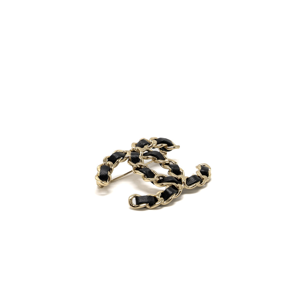 CHANEL CC LOGO LEATHER CHAIN BROOCH LGHW