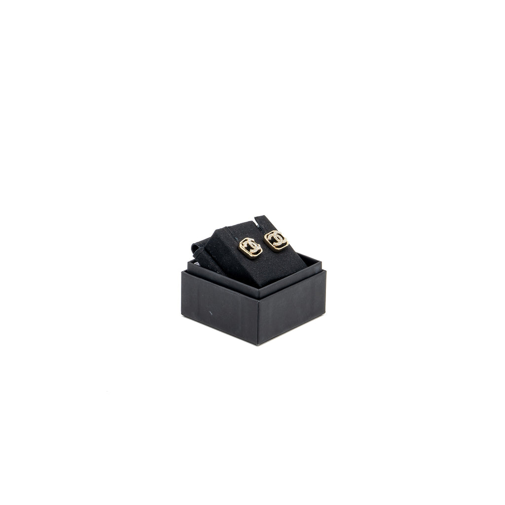CHANEL SQUARE CC LOGO EARRINGS CRYSTAL LIGHT GOLD TONE