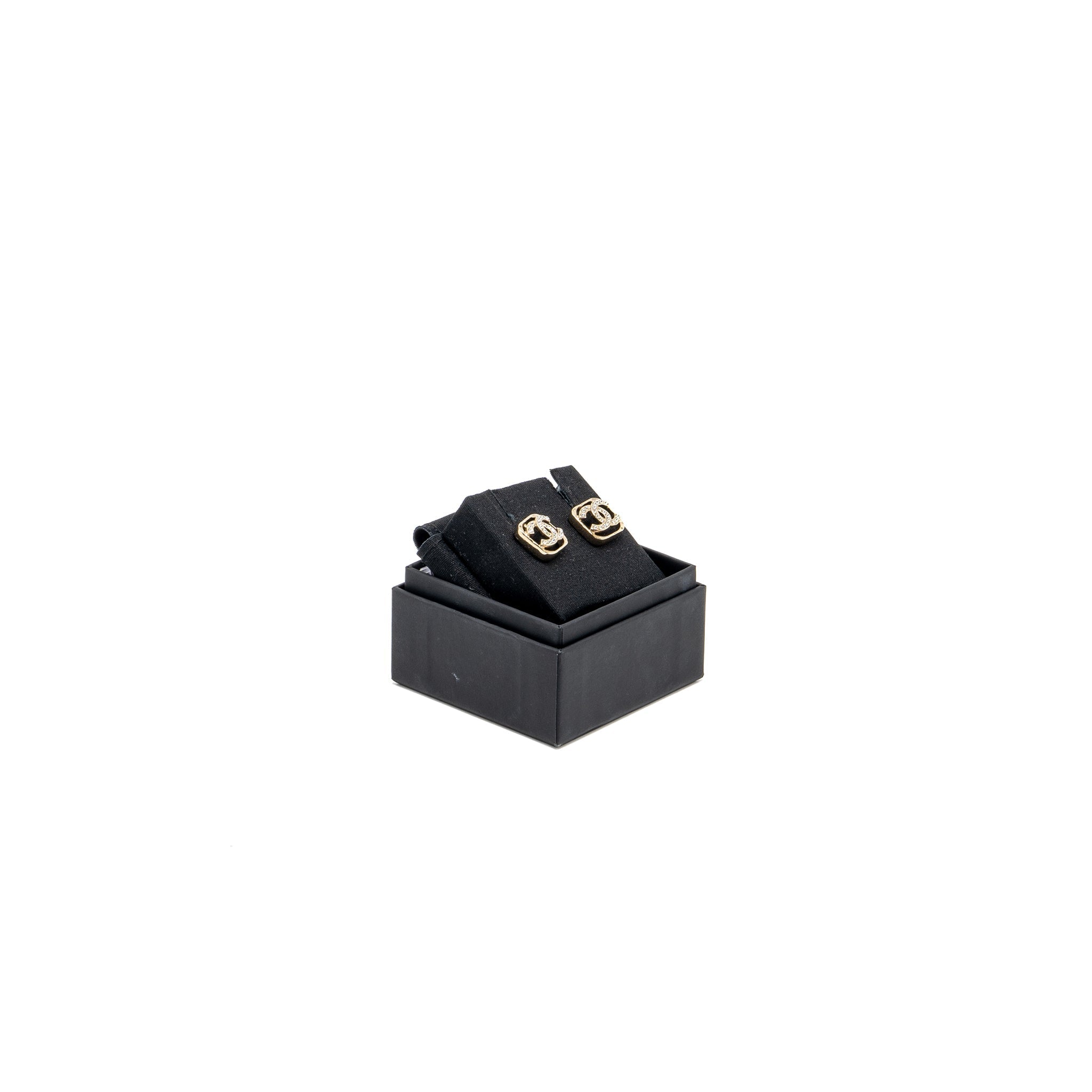 CHANEL SQUARE CC LOGO EARRINGS CRYSTAL LIGHT GOLD TONE