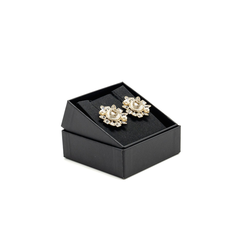 CHANEL GIANT GEOMETRIC CC LOGO EARRINGS PEARL/CRYSTAL LIGHT GOLD TONE
