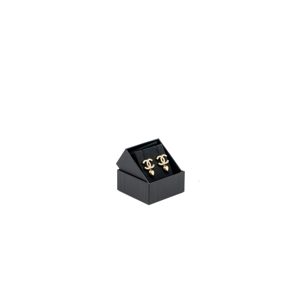 CHANEL CC LOGO DROPPED EARRINGS WITH CRYSTAL GOLD TONE