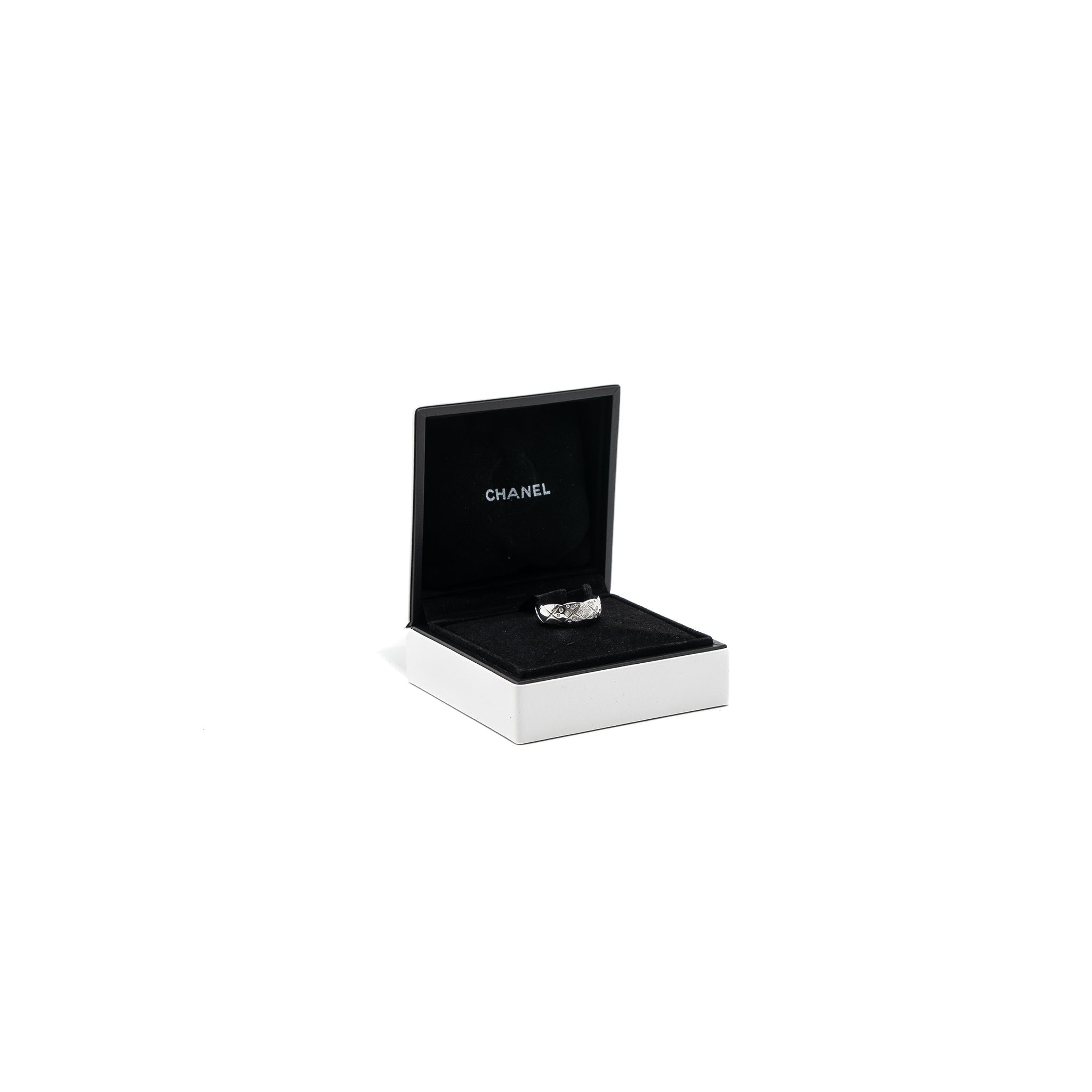 CHANEL COCO CRUSH RING SMALL VERSION QUILTED MOTIF WHITE GOLD WITH DIAMONDS