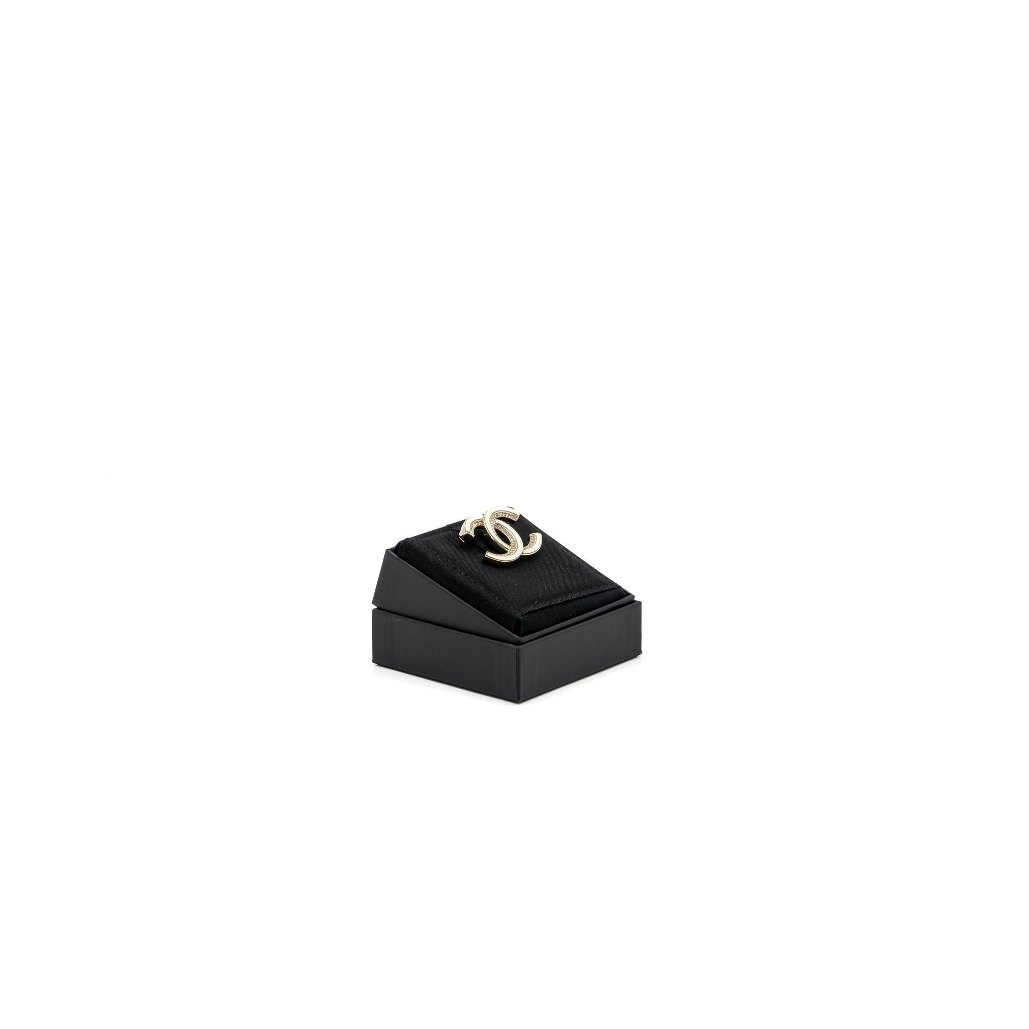 CHANEL CC LOGO BROOCH WITH CRYSTAL IVORY / SILVER TONE
