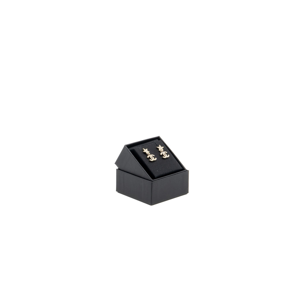 CHANEL CRYSTAL STAR EARRINGS WITH CC LOGO DROP LIGHT GOLD TONE