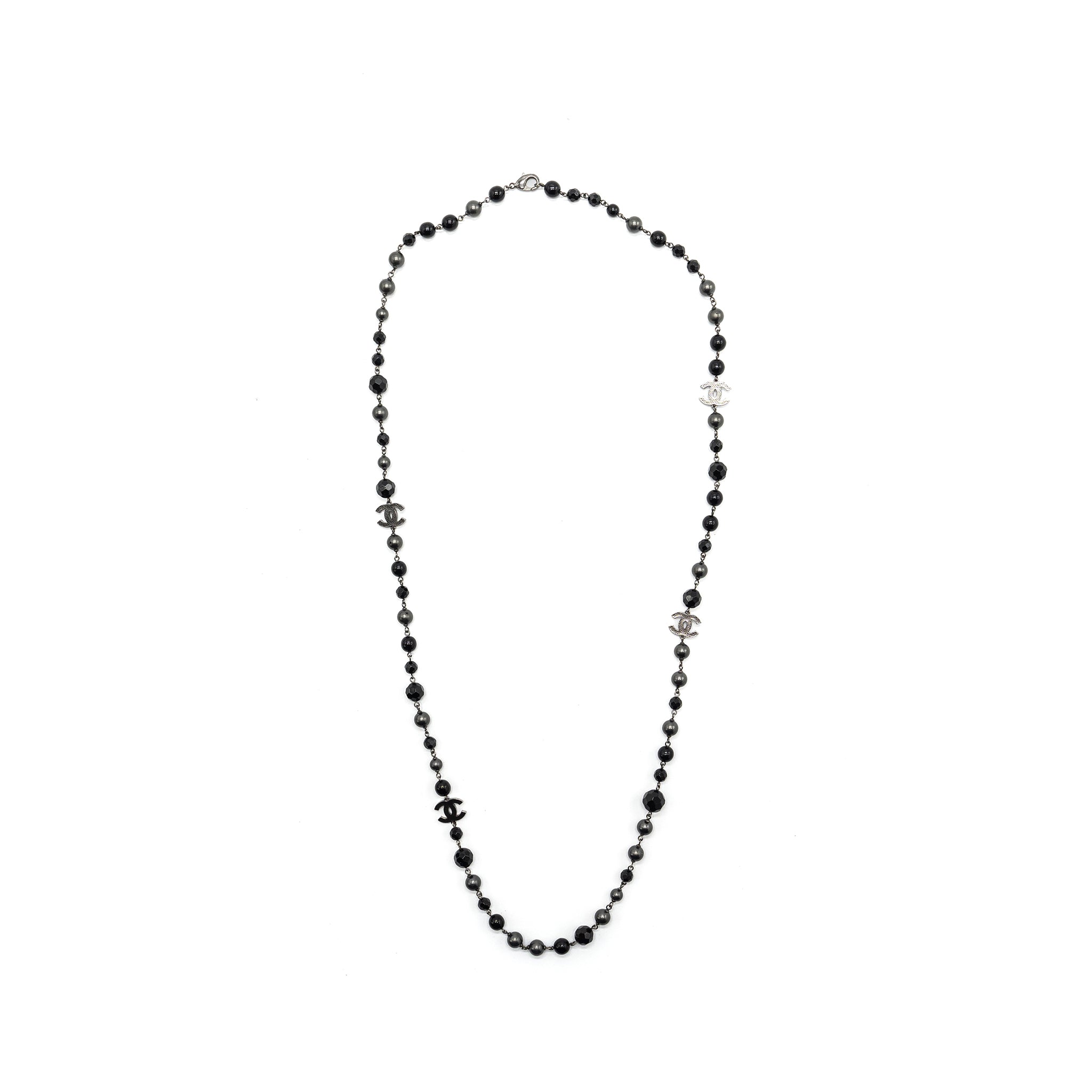 CHANEL CC LOGO LONG NECKLACE WITH PEARL BLACK/GREY