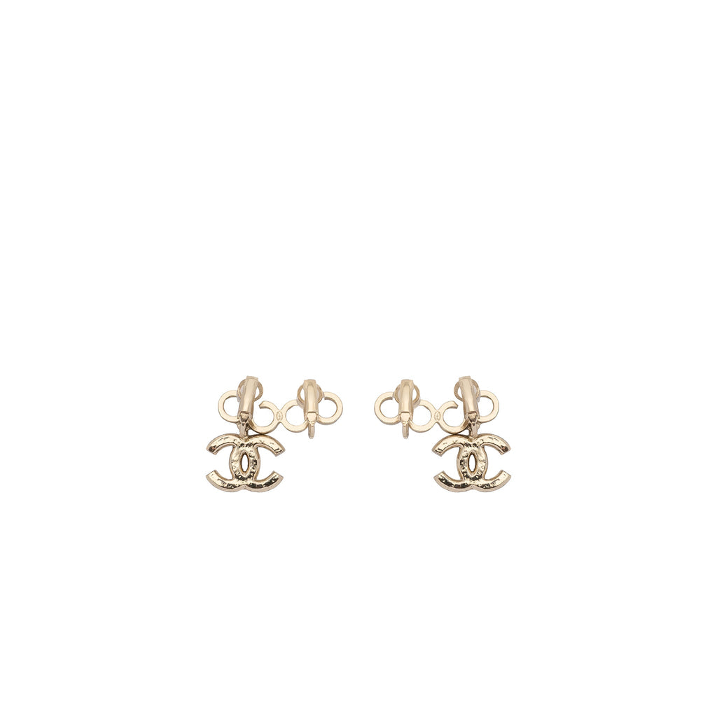 CHANEL COCO AND CC LOGO EAR CLIPS PEARL LIGHT GOLD HARDWARE