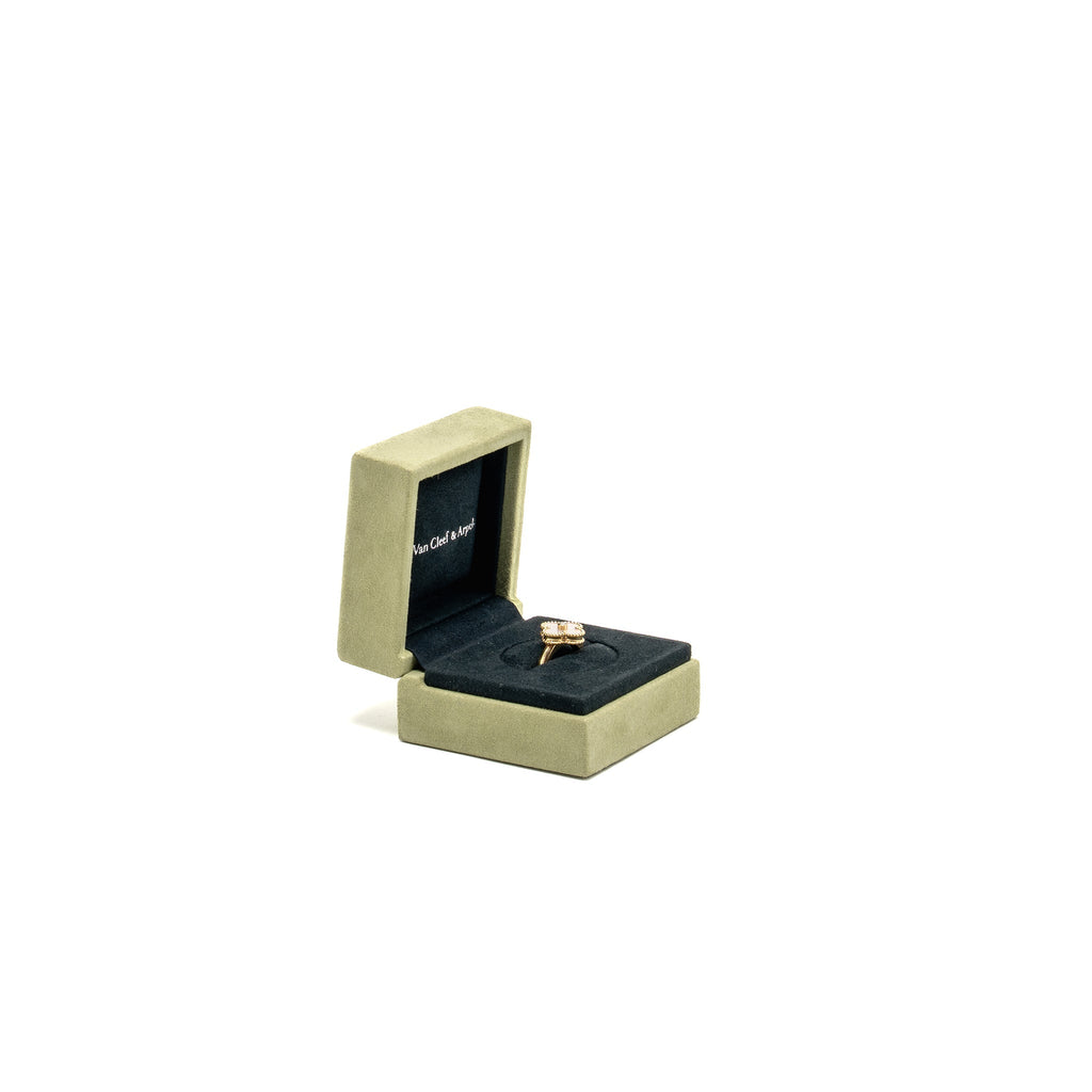 VAN CLEEF & ARPELS VINTAGE ALHAMBRA RING YELLOW GOLD, DIAMOND, MOTHER-OF-PEARL