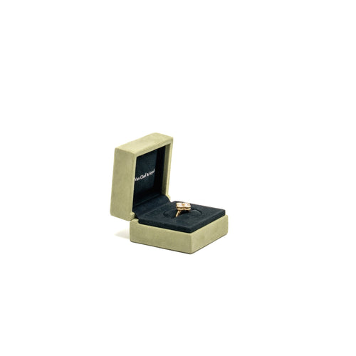 VAN CLEEF & ARPELS VINTAGE ALHAMBRA RING YELLOW GOLD, DIAMOND, MOTHER-OF-PEARL