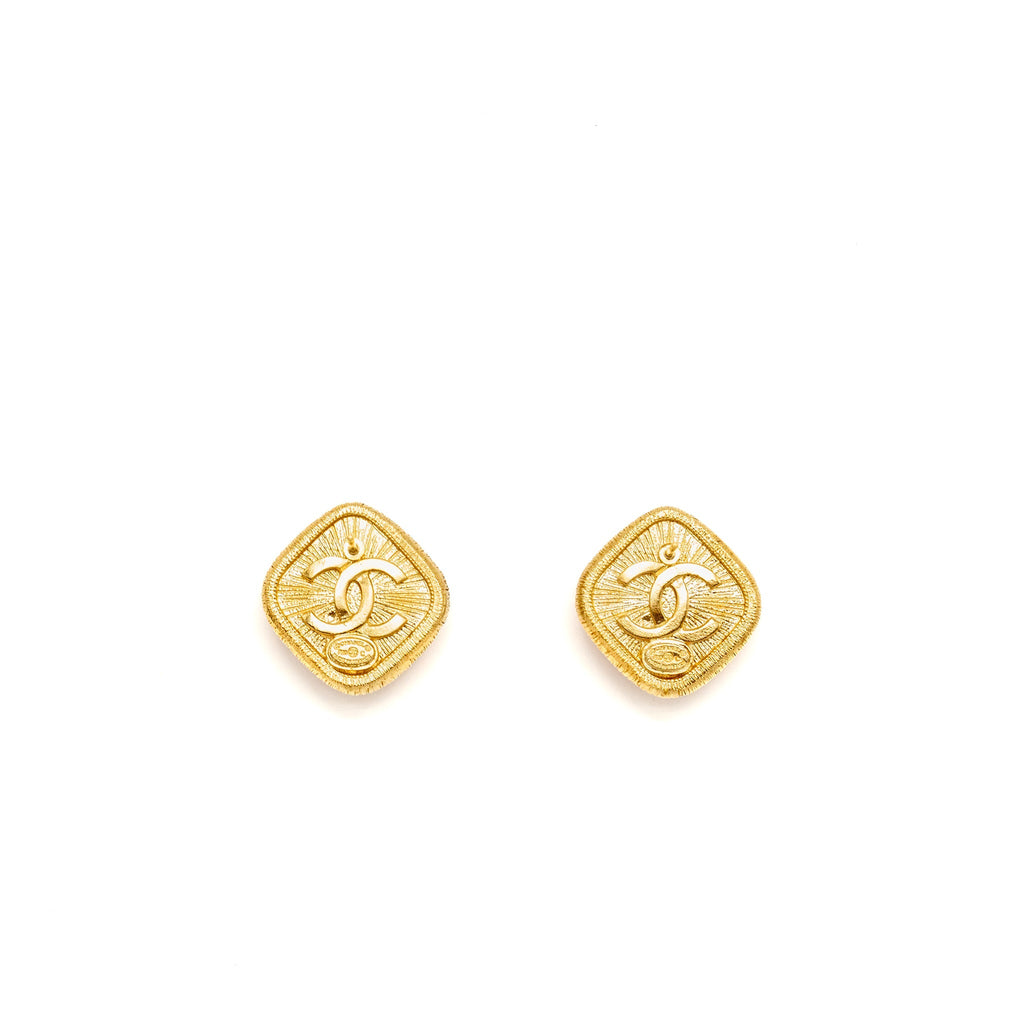 CHANEL SQUARE CC LOGO EARRINGS PINK, GOLD TONE