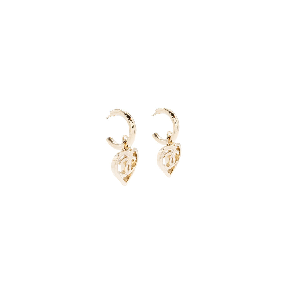 CHANEL ROUND HEART SHAPE DROPPED EARRING LIGHT GOLD TONE