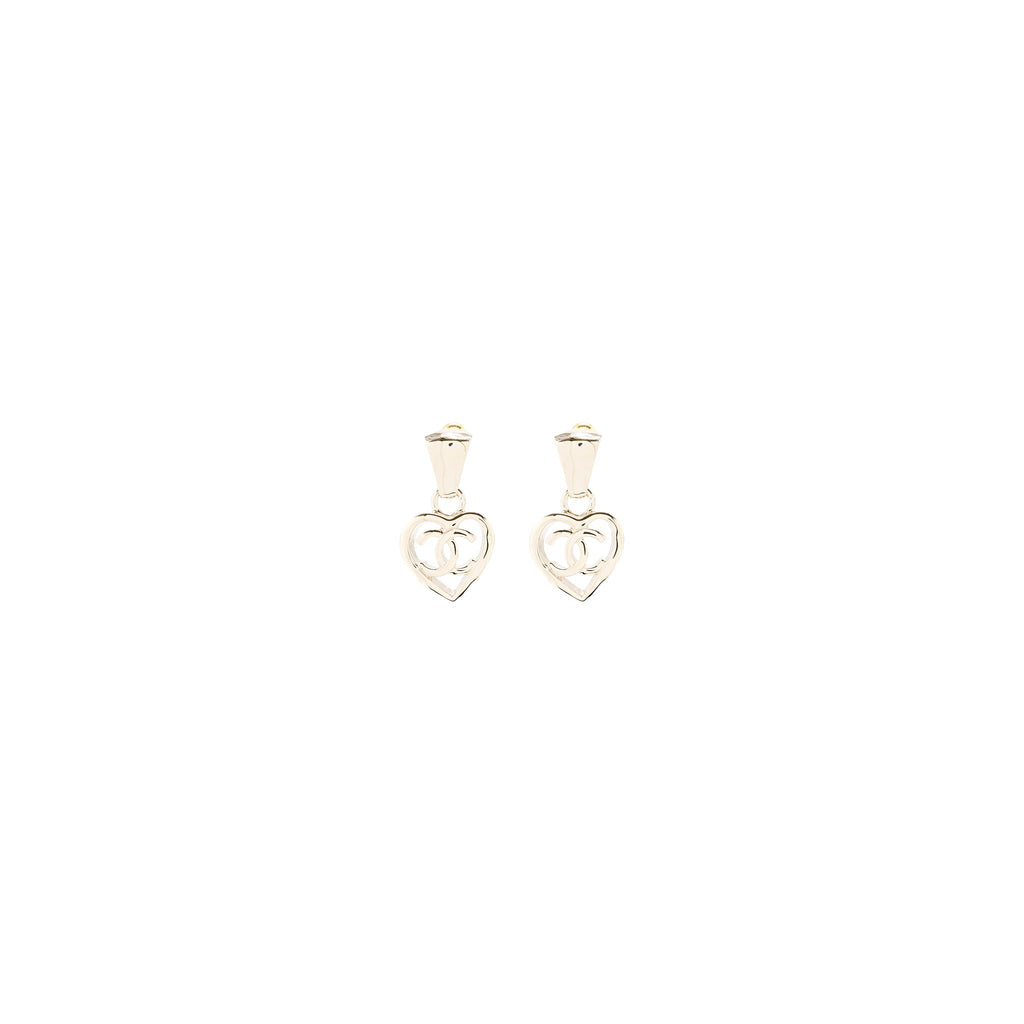 CHANEL HEART SHAPE DROPPED EARRING LIGHT GOLD TONE