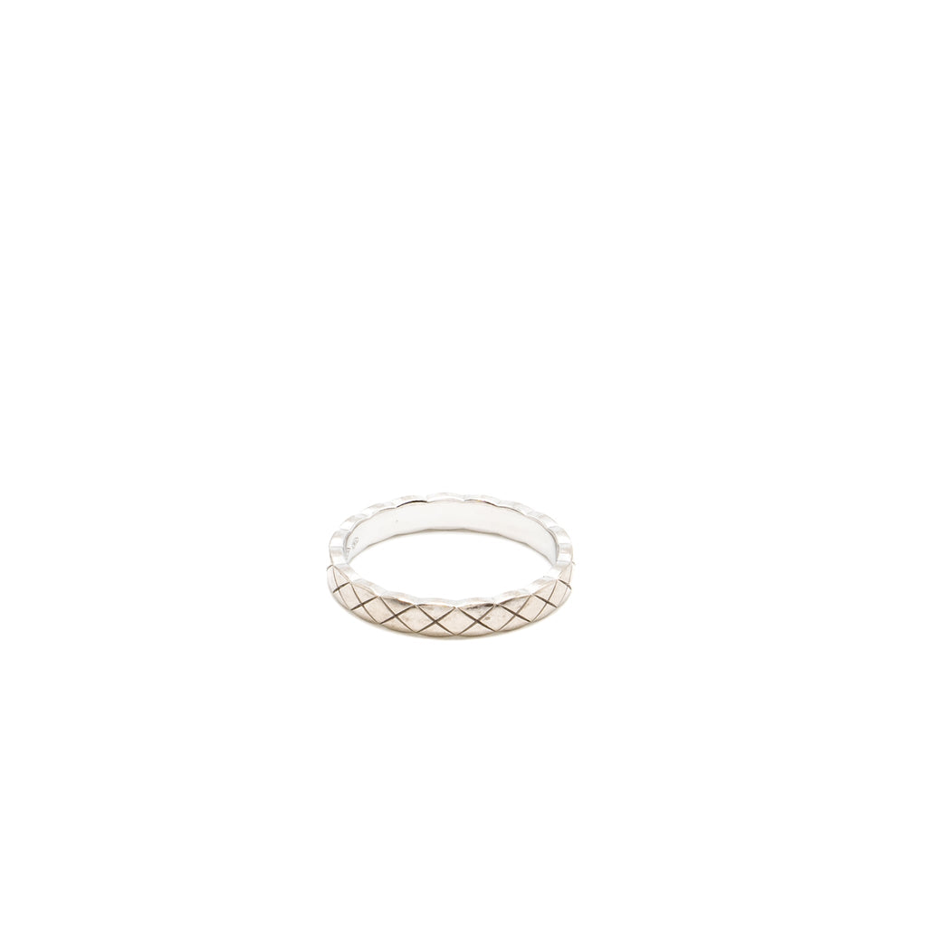 CHANEL COCO CRUSH RING, MINI VERSION QUILTED MOTIF WHITE GOLD