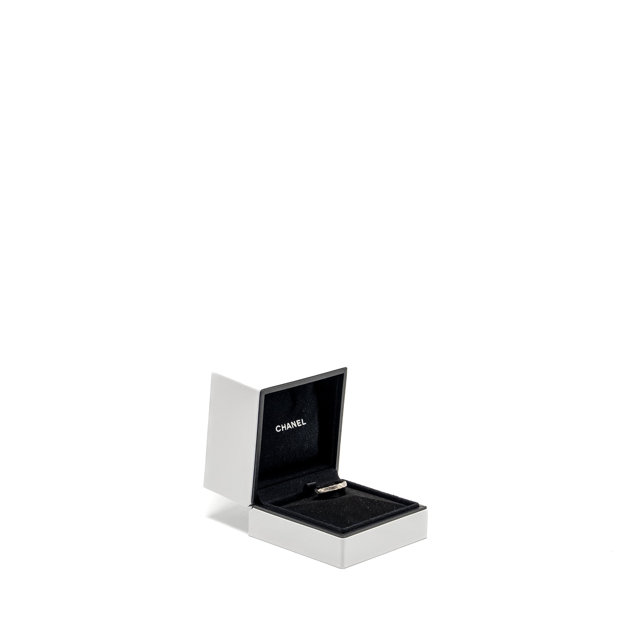 CHANEL COCO CRUSH RING, MINI VERSION QUILTED MOTIF WHITE GOLD
